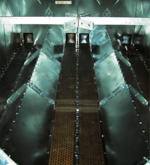 Sistem de ventilare în podea prevăzut cu canale de golire pneumatică a reziduurilor